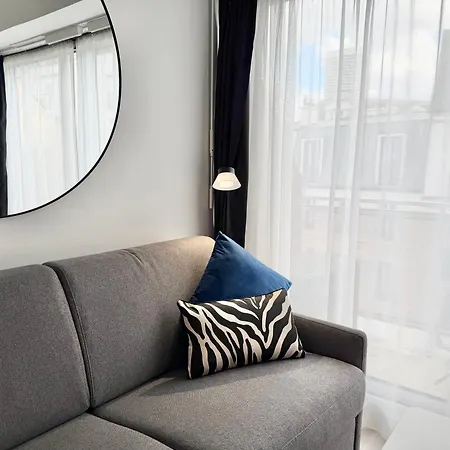 Charming Studette With Balcony Paris La Defense *