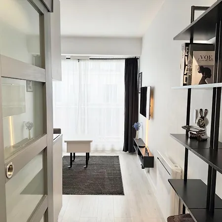 Charming Studette With Balcony Paris La Defense Διαμέρισμα *