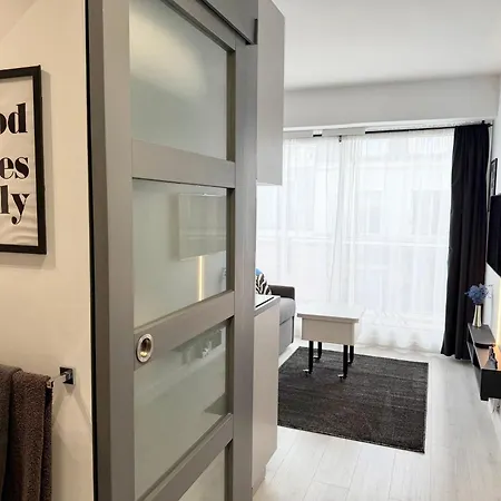 Charming Studette With Balcony Paris La Defense Puteaux