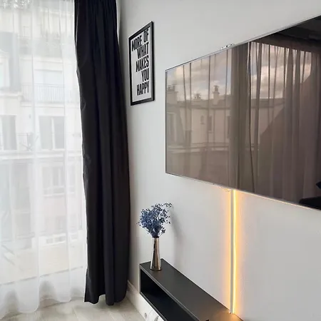 Charming Studette With Balcony Paris La Defense Puteaux