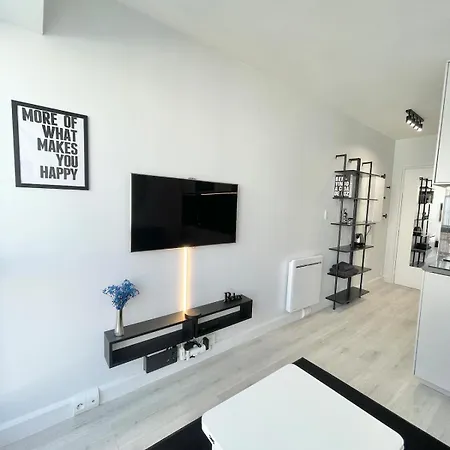 Διαμέρισμα Charming Studette With Balcony Paris La Defense *