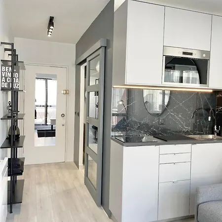 Charming Studette With Balcony Paris La Defense Διαμέρισμα