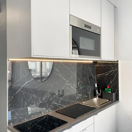 Charming Studette With Balcony Paris La Defense Διαμέρισμα *