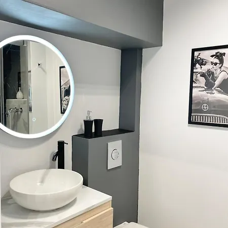 Charming Studette With Balcony Paris La Defense Διαμέρισμα Puteaux