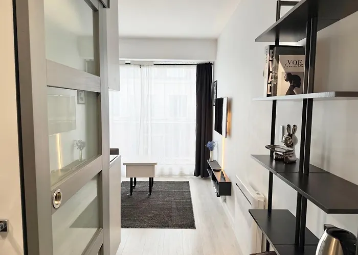Charming Studette With Balcony Paris La Defense 아파트 *