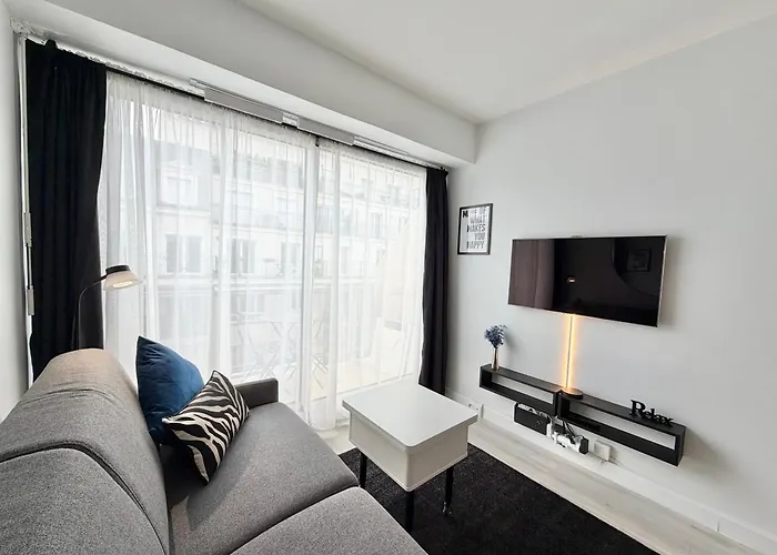 Charming Studette With Balcony Paris La Defense *