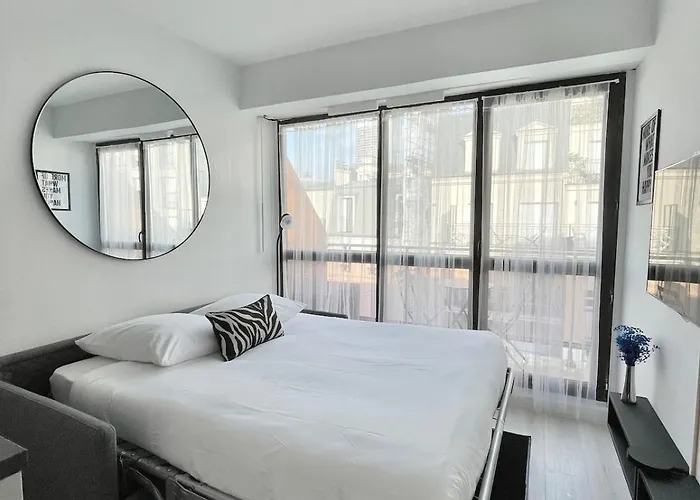 Charming Studette With Balcony Paris La Defense *