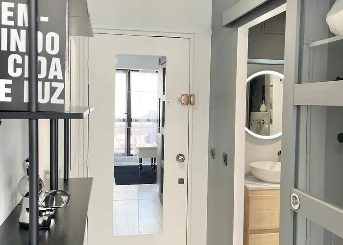 Charming Studette With Balcony Paris La Defense Διαμέρισμα Puteaux