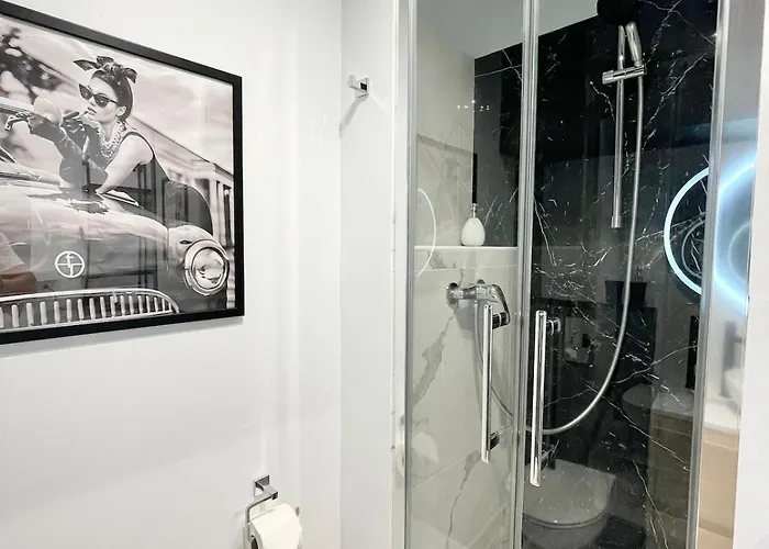 Charming Studette With Balcony Paris La Defense * Puteaux